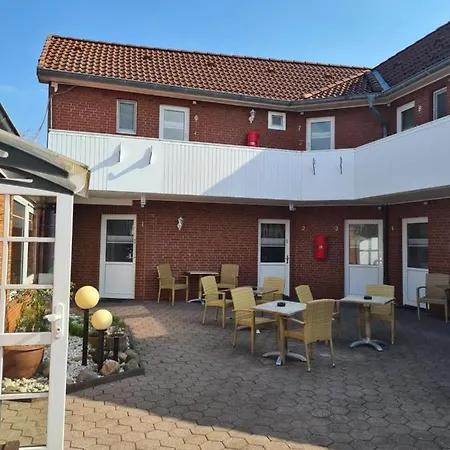 Zum Surgrund Einzelzimmer Nr 9 *